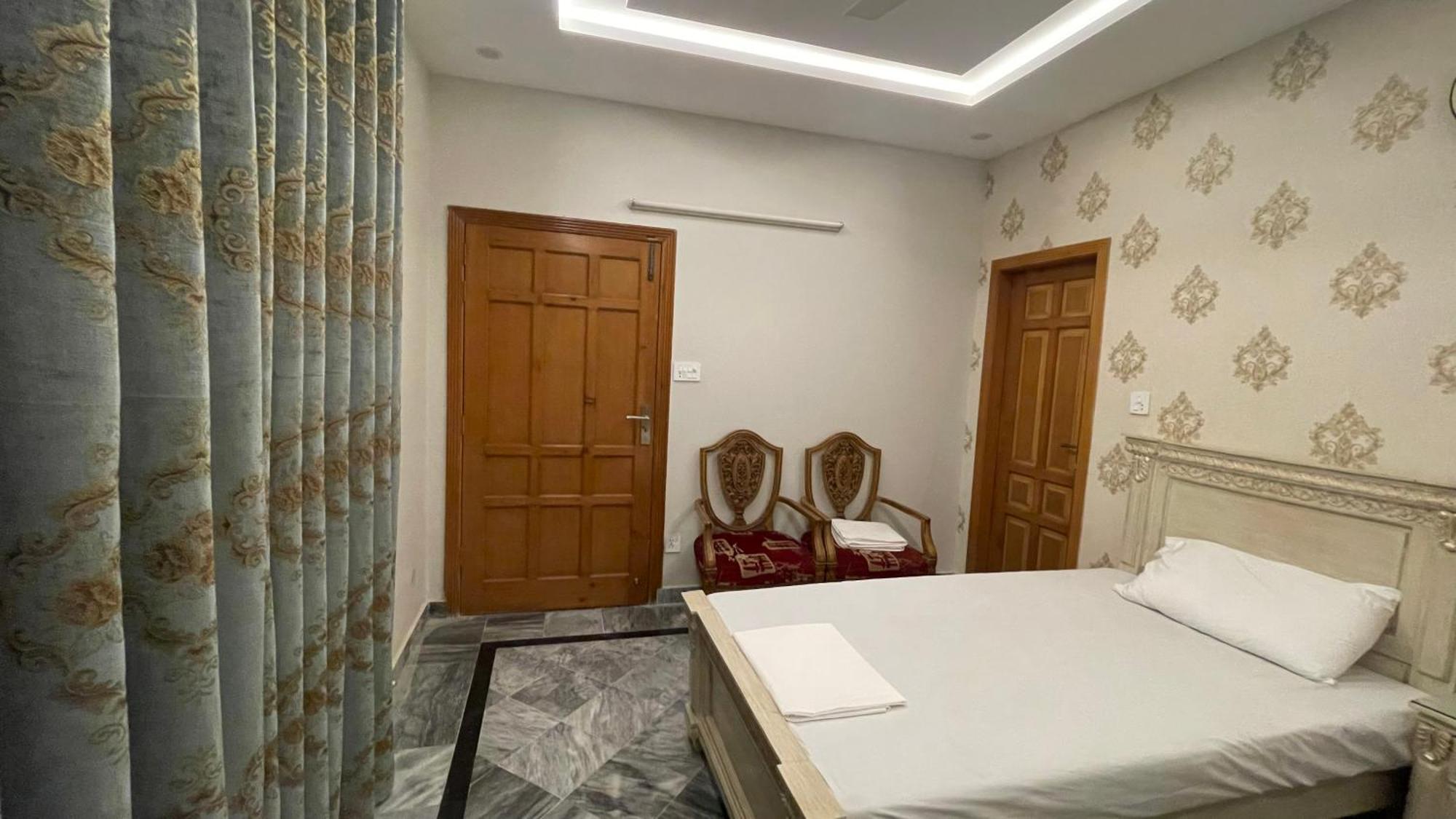 Midways Guest House And Hotels อิสลามาบัด ภายนอก รูปภาพ