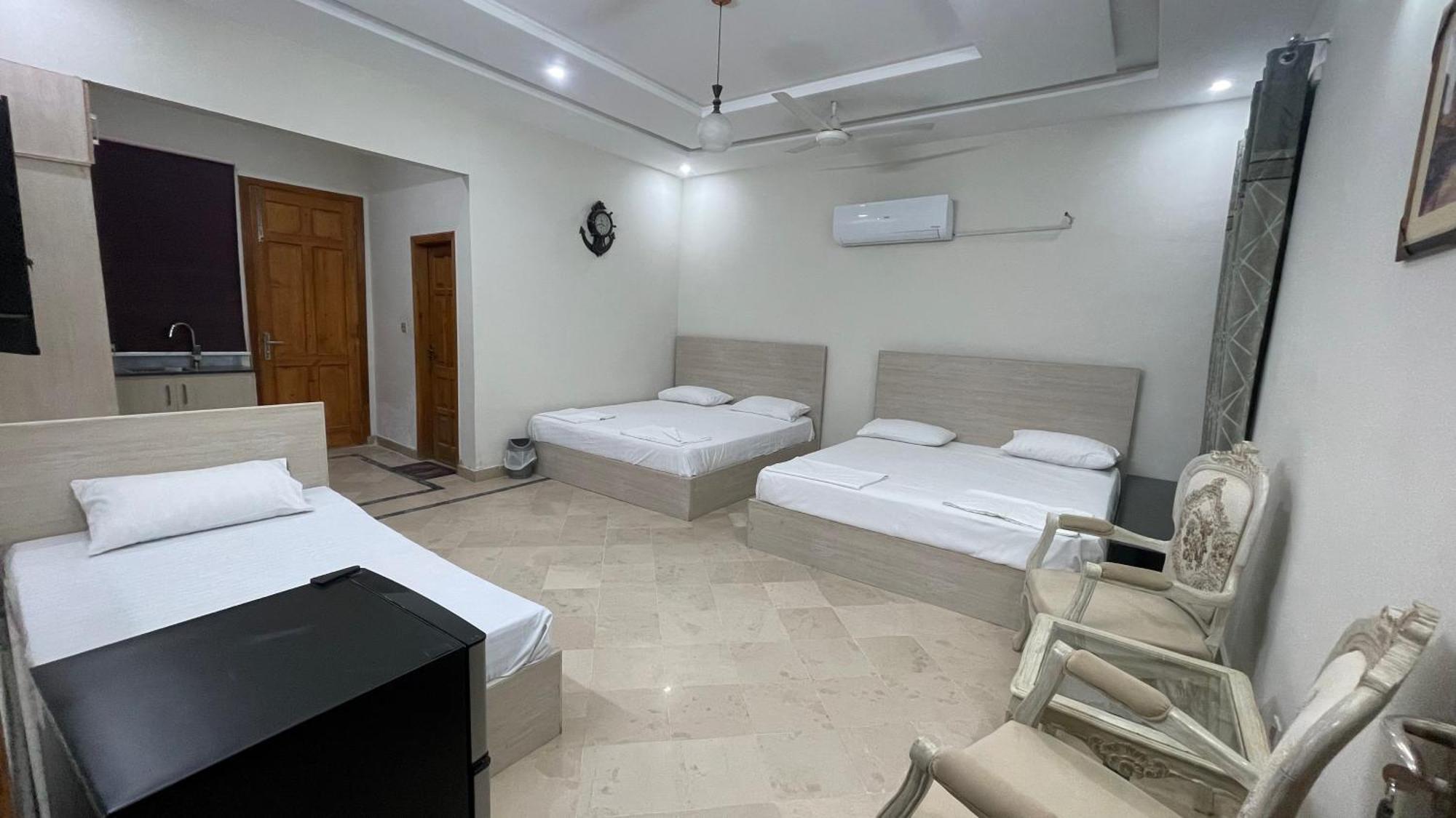 Midways Guest House And Hotels อิสลามาบัด ภายนอก รูปภาพ