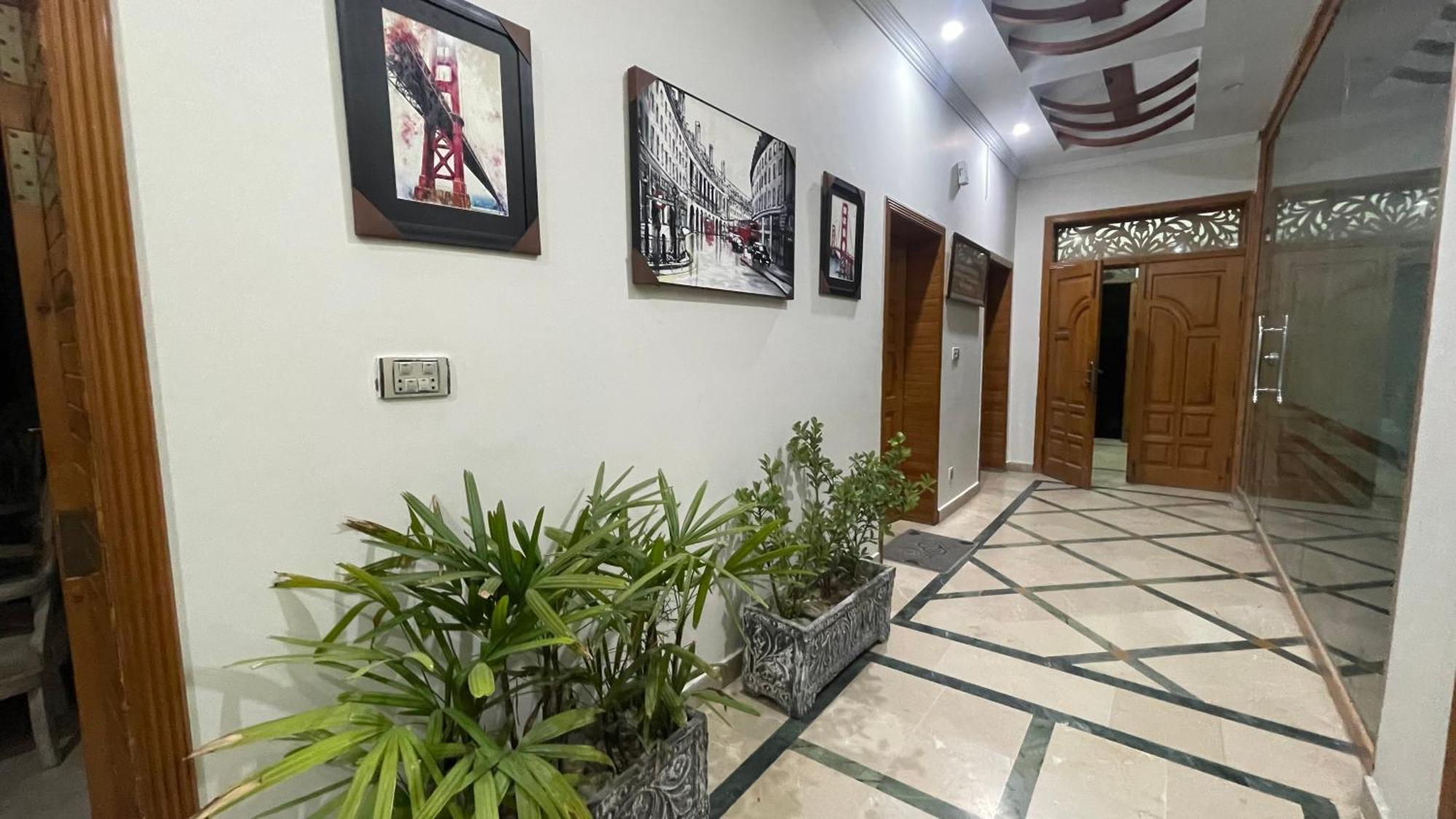 Midways Guest House And Hotels อิสลามาบัด ภายนอก รูปภาพ
