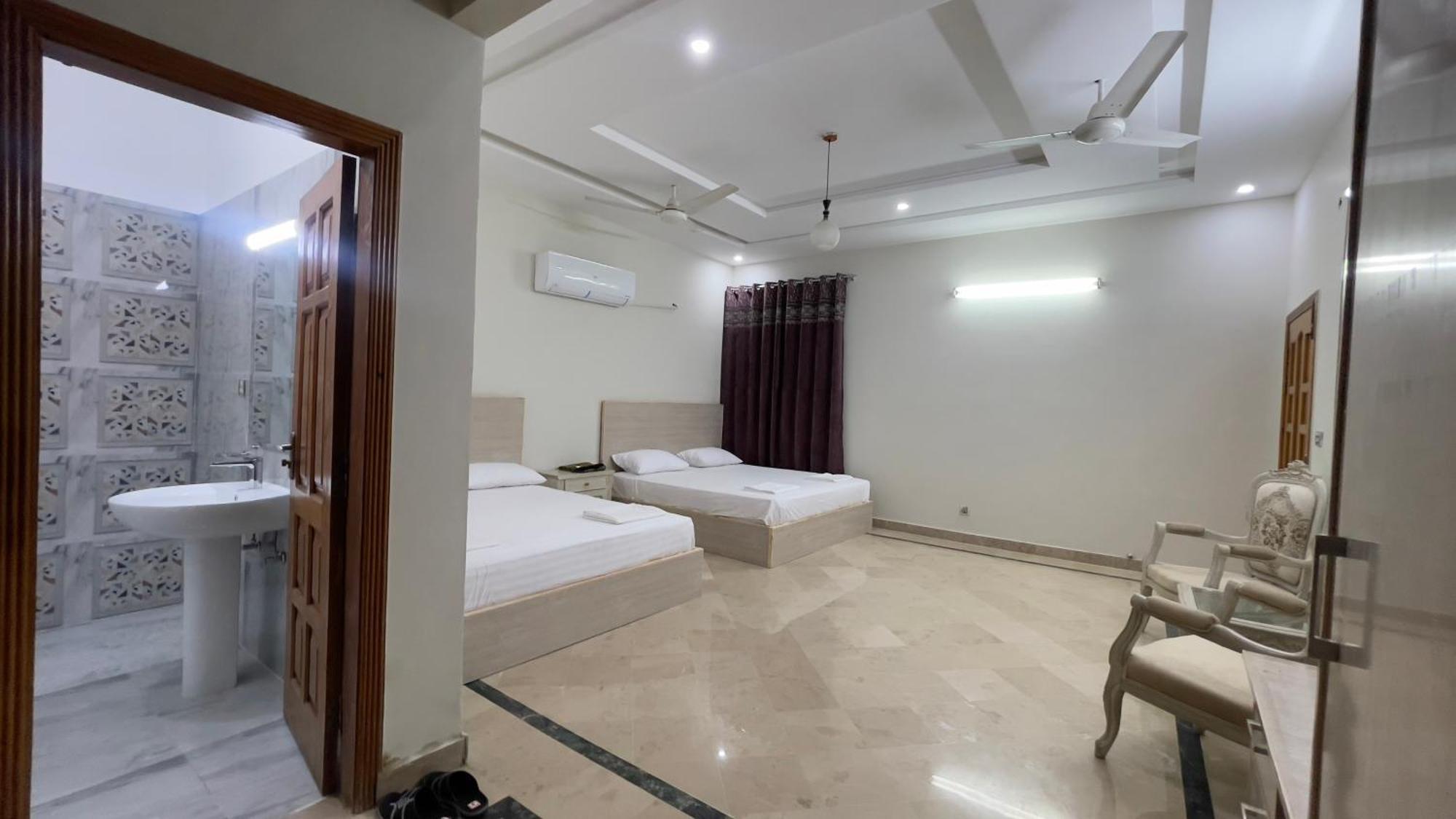 Midways Guest House And Hotels อิสลามาบัด ภายนอก รูปภาพ