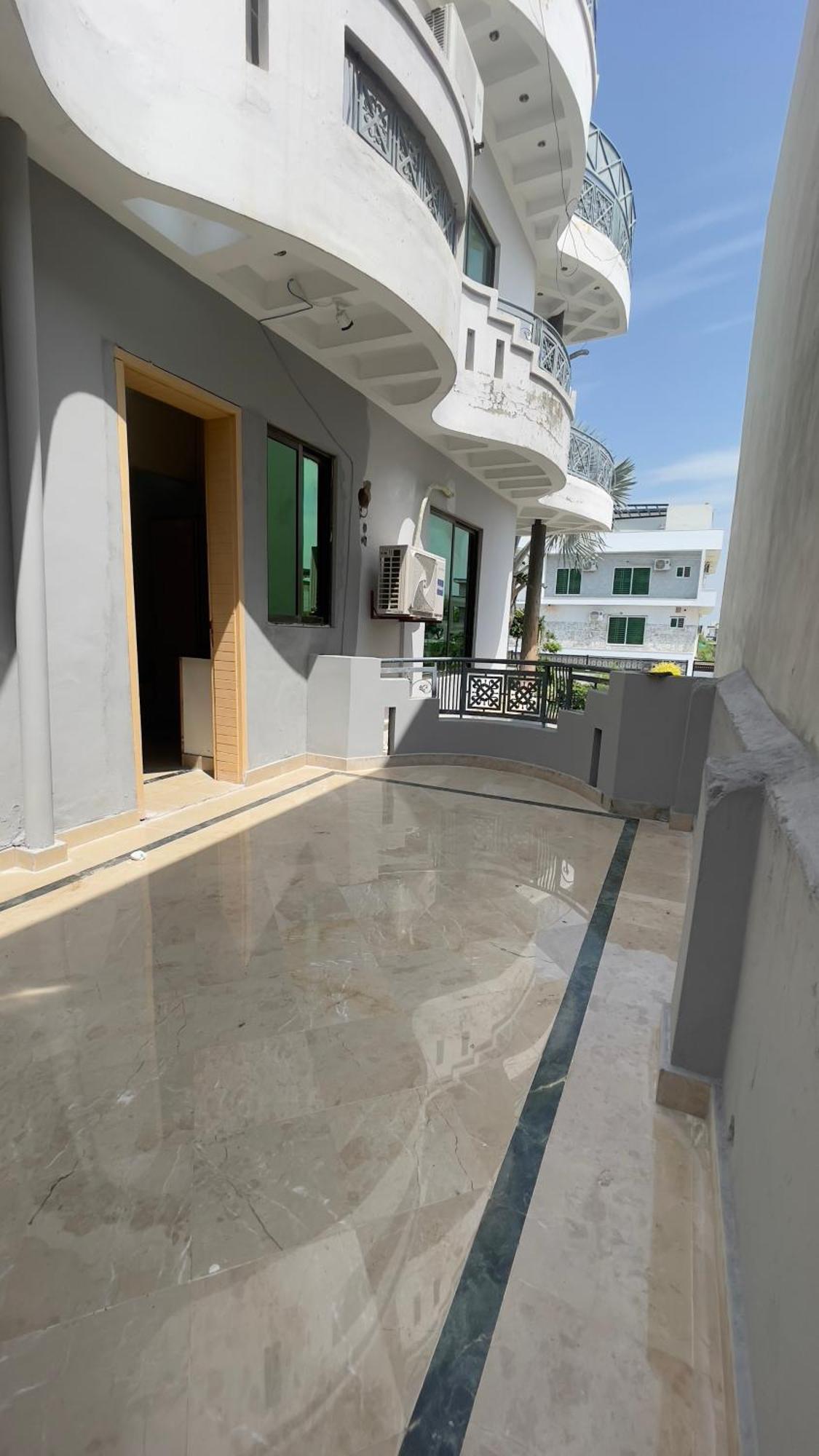 Midways Guest House And Hotels อิสลามาบัด ภายนอก รูปภาพ