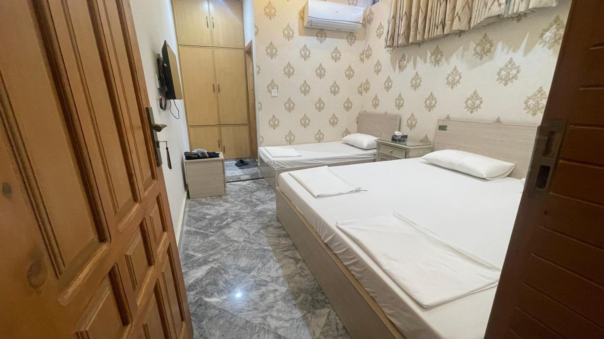 Midways Guest House And Hotels อิสลามาบัด ภายนอก รูปภาพ