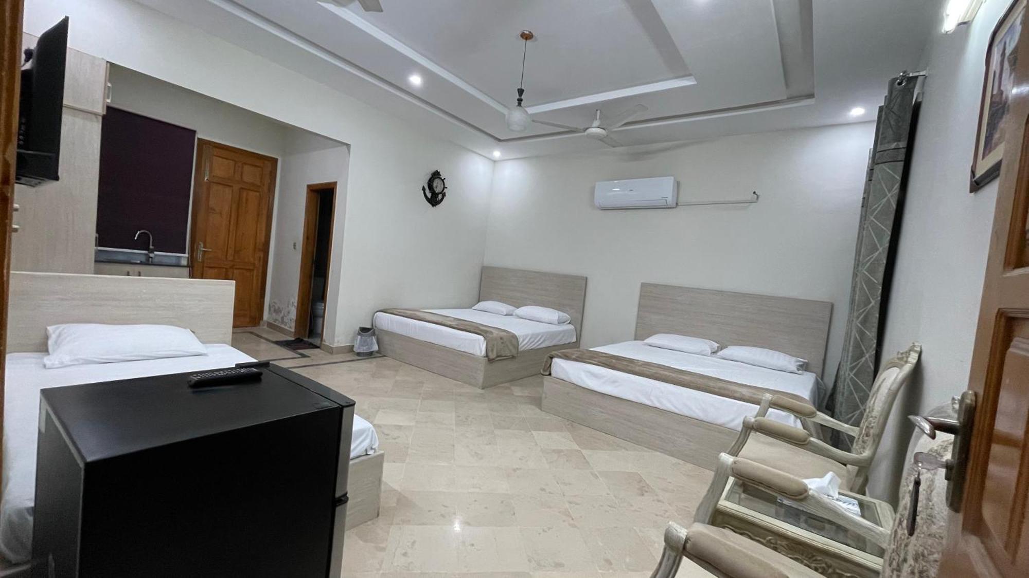 Midways Guest House And Hotels อิสลามาบัด ภายนอก รูปภาพ